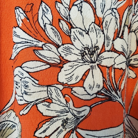 Floral Banana Republic Blouse - Picture 2 of 4